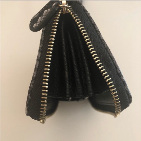 NWOT Lula wristlet faux snake print wallet zipper closure - Picture 12 of 14